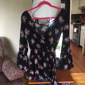 black floral bell sleeves romper